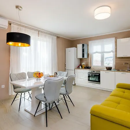 Jelena Apartment *